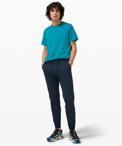 เสื้อผ้า OEM ผู้ชายลำลอง พิมพ์ลายตามสั่งจำนวนมาก เสื้อยืดลำลองผู้ชาย OEM - Product Image 2