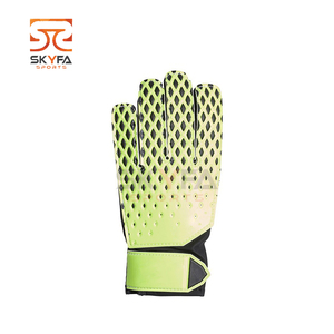 Customized logo unique style Thick Latex Soccer Professional Goalkeeper <b>Gloves</b> OEM BreathableFootball Goalkeeper <b>Glove</b> with logo - Product Image 3