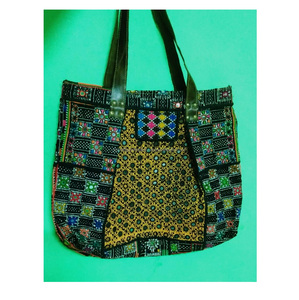 Bolso de Mano Personalizado para Mujer, Hecho a Mano, Ecológico, Estilo Vintage, Bordado Banjara, Bolso de Compras, Venta al por Mayor en India, Guru Kirpa - Product Image 4