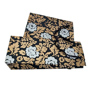 Alta calidad personalizado impreso flor diseño Kraft papel hecho a mano bolsa de la compra al por mayor precio utilizado para el embalaje con logotipo personalizado - Product Image 1