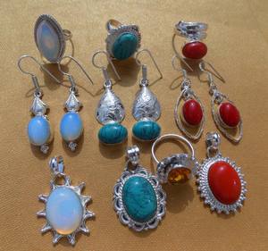 Ensemble de bijoux fait main en argent plaqué vintage avec pierres précieuses mélangées, bague de fiançailles, bague de mariage, boucles d'oreilles, pendentif - Product Image 1