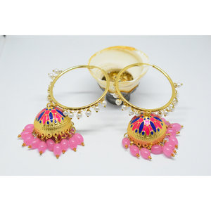 Hermosos aretes jhumka huggie de latón con acabado dorado mate, estilo meenakari, tradicionales y modernos, para niñas y mujeres. - Product Image 1