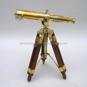 Telescopio Náutico Antiguo de Latón con Trípode de Madera, Acabado Pulido y Bañado en Oro, Modelo Coleccionable - Product Image 3