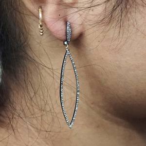 Pendientes colgantes hechos a mano con forma de marquesa, joyería de diseño de plata 925 oxidada de diamante de una línea, venta al por mayor - Product Image 1