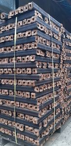 Briquette de charbon actif en bois dur écologique de qualité supérieure Conception carrée hexagonale 6-7 heures BBQ brûlant à haute température - Product Image 3