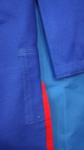BJJ GI สะดวกสบายพร้อมโลโก้ด้านหน้าสำหรับการฝึกซ้อมและการแข่งขัน - Product Image 3