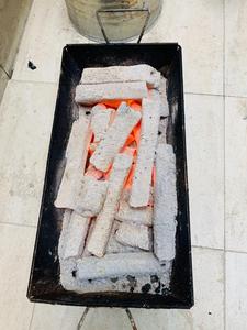 Charbon de bois hexagonal sans fumée pour barbecue en gros, avec la meilleure qualité de charbon de bois activé en bois dur du Vietnam - Product Image 5