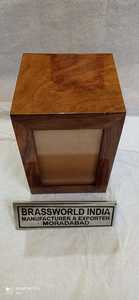URNA FUNERARIA DE MADERA ESTILO AMERICANO ALTAMENTE PULIDA CON MARCO PARA FOTO por BRASSWORLD INDIA - Product Image 5