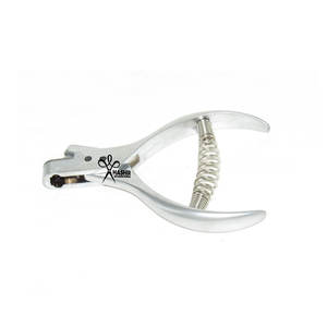 Muesca de oreja de acero inoxidable en forma de U reutilizable de Hashir International con tamaños y colores personalizados para uso veterinario de ganado porcino - Product Image 4