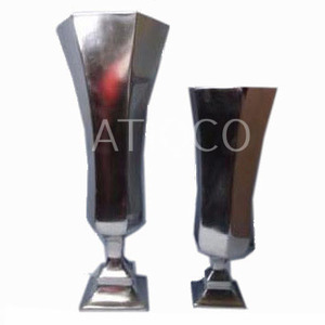 Pot de fleur en métal de luxe Coulée d'aluminium Vase mince Pièce maîtresse décorative élégante pour les événements à la maison Nouvel accessoire de table - Product Image 5