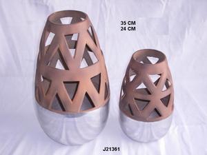 Vases à fleurs en fonte d'aluminium de haute qualité de forme ovale et finition supérieure en terre cuite Vase en métal décoratif pour la maison au prix de gros - Product Image 6