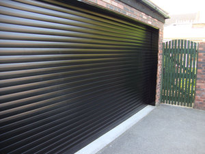 Puertas Enrollables Aisladas de Aleación de Aluminio MOTTO para Uso en Centros Comerciales, Diseño Moderno, Garantía de 5 Años - Product Image 3