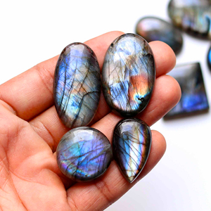 Cabujones de labradorita púrpura, esfera de labradorita, colgante de labradorita con baño de oro, bola de labradorita, colgante de mariposa de cristal, cabujón - Product Image 5