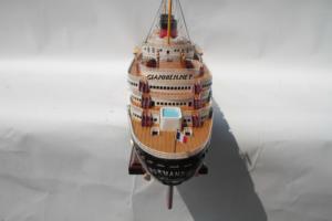 Modèle de bateau en bois d'acacia USS NORMANDIE fait à la main, 80x12x29 cm, en provenance du Vietnam, cadeau d'affaires pour toute occasion - Product Image 6