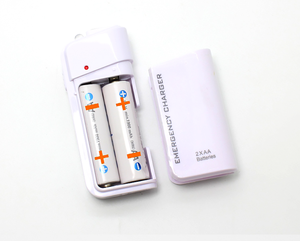 Chargeur de téléphone avec batterie remplaçable, batterie externe pour Samsung Mi, etc. Chargeur d'urgence <span class=keywords><strong>portable</strong></span> pour téléphone <span class=keywords><strong>portable</strong></span>, 2 piles AA - Product Image 1