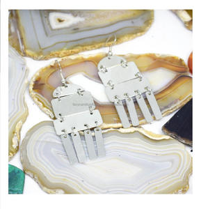 Pendientes de fiesta en la playa de invierno chino 2026, joyería de oro, pendientes redondos de Navidad, pendientes redondos rojos con cuentas nativas, joyería - Product Image 6