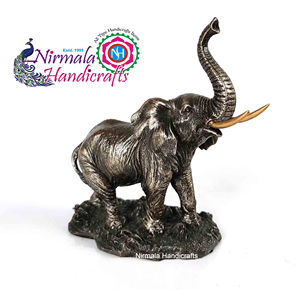 Statue et figurines d'éléphant en résine polymère sculptées à la main, style Art déco, artisanat Nirmala, ornement de table - Product Image 3
