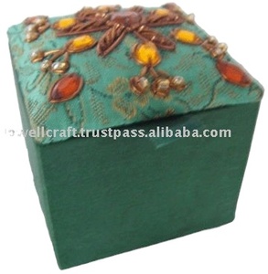 Caja de joyería bordada - Product Image 2