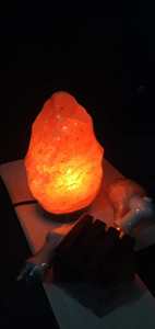 โคมไฟเกลือดอกไม้แกะสลักทำด้วยมือสีชมพูหิมาลัยธรรมชาติจากปากีสถาน - Product Image 3