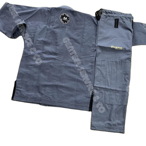 Kimono de BJJ Unisex 100% Algodón, Uniforme de Artes Marciales, Duradero, Teñido Liso, Talla Adulto con Logotipo Frontal - Product Image 4