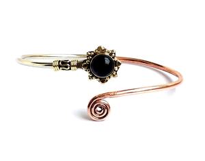 Bracelet de couleur 2 tons fait à la main, Bracelet allemand en métal de cuivre argenté, Bracelet de manchette de pierre, Bracelet de pierre d'améthyste - Product Image 2