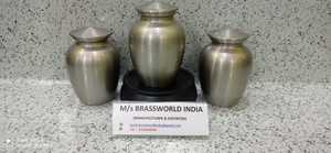 URNA FUNERARIA DE ALUMINIO Estilo Americano Urna para Adultos Brassworld India BRU-4358 Fabricante de la India - Product Image 2