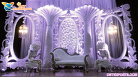 Concept de scène de mariage ouverte traditionnelle Mandap, magnifique scène de réception de mariage, scène ouverte dorée pour les mariages indiens