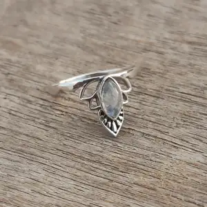 Manufacturing Price Exquisite 925 Sterling Silver Natural Gemstone Jewelry Rainbow Moonstone Ring For Women