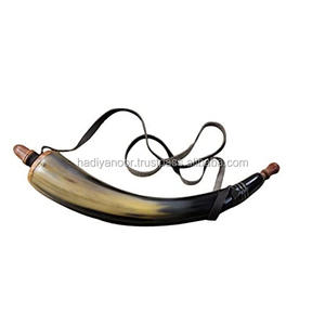 Corne de poudre de buffle avec longue ceinture en cuir pour bière vin eau boeuf/buffle corne polie corne de poudre - Product Image 6