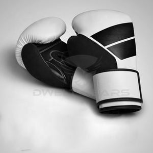 Guantes de boxeo profesionales personalizados, transpirables, que absorben la humedad, piel de vaca ajustable, cuero PU, artes marciales impresas únicas - Product Image 5