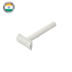 Rasoir de sécurité à double tranchant en métal Madhav de qualité supérieure avec manche en laiton et lame en acier inoxydable pour hommes au meilleur prix - Product Image 1