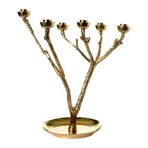 Candelabro de Latón de Seis Brazos, Decoración Elegante para el Hogar Hecha a Mano con Acabado Personalizado por BRASSWORLD INDIA - Product Image 2