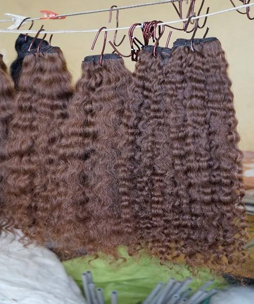 สีน้ำตาล