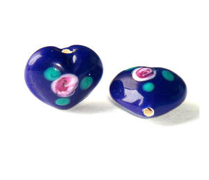 Perles de verre en cristal indien en forme de coeur or et bleu faites à la main en gros cristal de nature en vrac pour la fabrication de bijoux et la décoration - Product Image 1