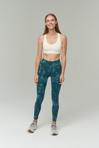 Leggings de fitness pour femmes à taille haute, tricotés, légers, respirants, imprimés par transfert thermique, de haute qualité et personnalisés - Product Image 4