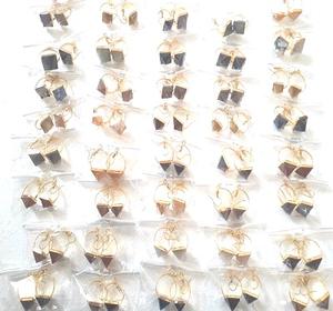 Conjuntos de pendientes de pirámide curativa de cristal de estilo religioso de moda al por mayor, piedras preciosas surtidas de latón chapado en oro, perlas de moda - Product Image 2