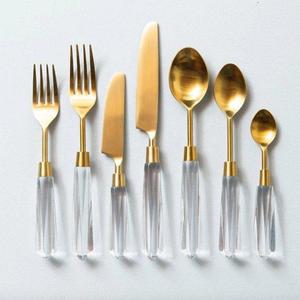 Venta caliente 18/10 de lujo de alta calidad de acrílico transparente mango cepillo de oro juego de cubiertos de acero inoxidable o juegos de cubiertos para fiesta de boda - Product Image 2