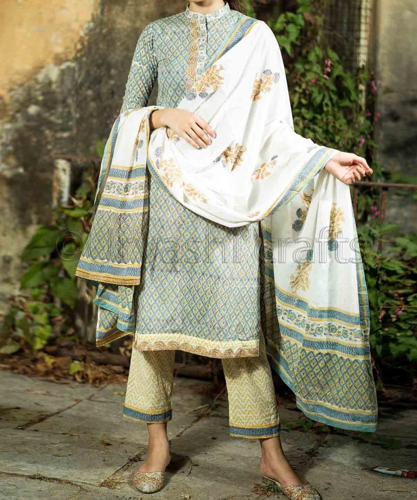 Selon l'image montrée