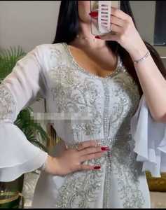 ---- TRENDY---WHITE--CAFTAN vestido con hermosa. Embellecida en cuentas de vidrio cristal piedra trabajo. Para. La fiesta-ropa de boda. 2021 - Product Image 2
