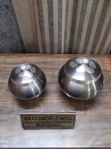 BRASSWORLD INDIA Urna para Mascotas de Latón Marrón Estilo Americano para tu Amigo Peludo - Varios Tamaños - Product Image 6