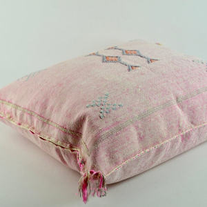 Coussin en soie Sabra marocaine, magnifiquement fait main, oreiller en soie de cactus - Product Image 1