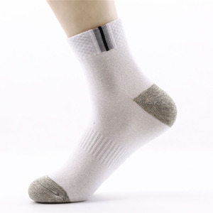 Chaussettes de sport antidérapantes en coton de compression elite pour homme - Product Image 4