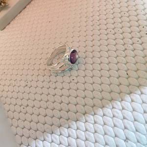 Anillo de piedras preciosas de amatista natural con ajuste de bisel de plata esterlina de alta calidad con diamante para boda - Product Image 2