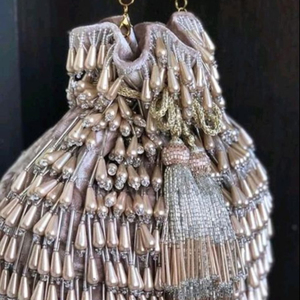 Sac poli de travail en tissu, legging avec des perles, pour la fête et le mariage, élégant, broderie ZARI sur tissu en soie, 50 pièces, @ 2022 - Product Image 1