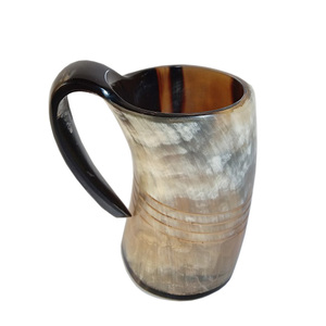 Usine Directe Corne Tasse À Boire En Véritable Corne De Taureau 100% Fabriqué à la main Viking Tasse Gravée À La Main par Axiom Accents Maison - Product Image 3