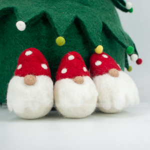 Fait à la main 10cm Gnomes de Noël aiguille feutrée arbre décor ornements prêt à expédier décorations de Noël - Product Image 1