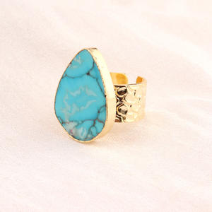 Bague en turquoise bleue en gros, bague à bande épaisse réglable, bijoux en laiton doré, bagues de créateur tendance, bague unisexe, cadeau - Product Image 1