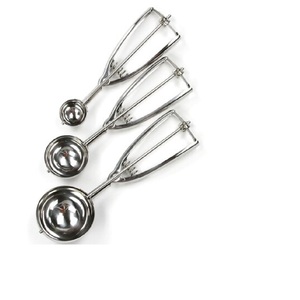 Ensemble de 4 tasses à mesurer en acier inoxydable avec marquages gravés Parfait pour les tâches de cuisson et de cuisson précises Bien fini - Product Image 3