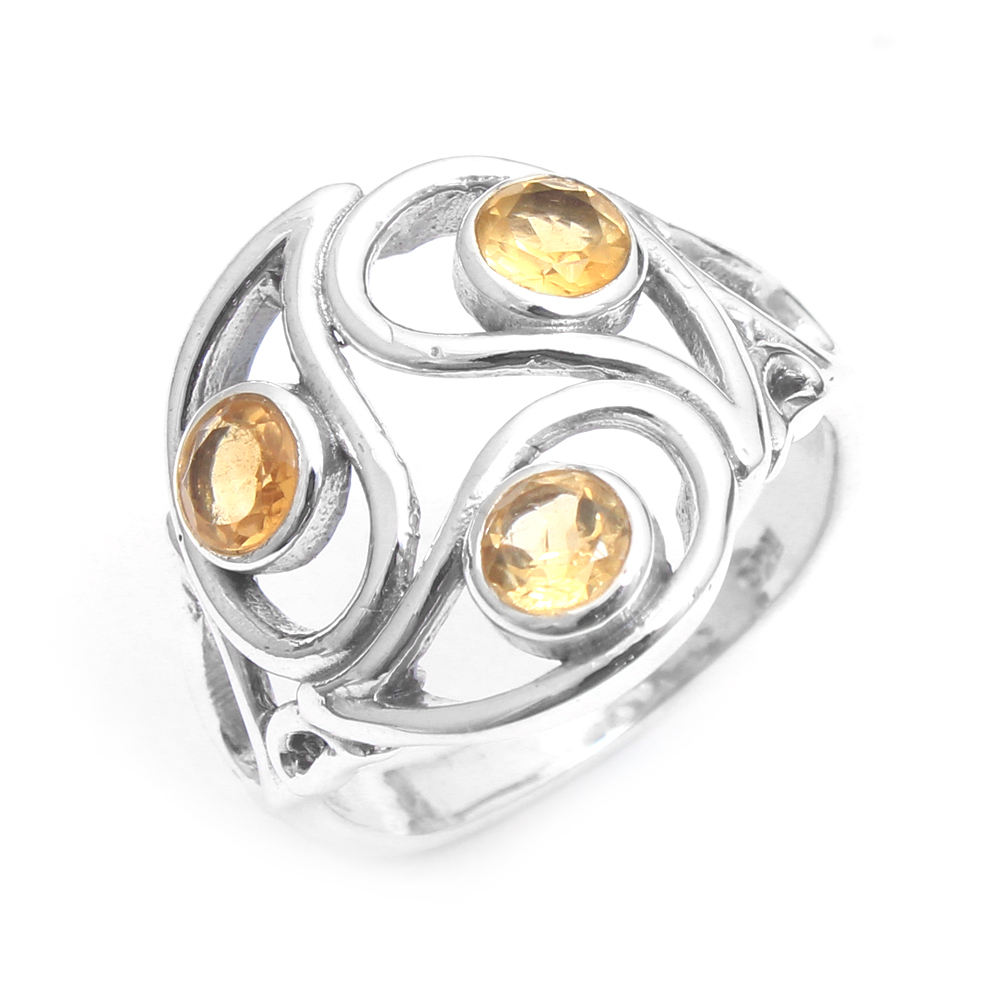 สีเหลือง