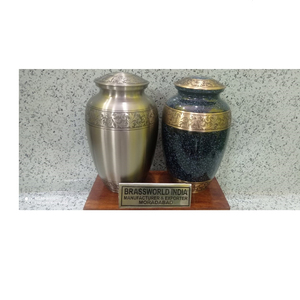 Urna Funeraria de Latón de Alta Calidad con Acabado Elegante, Estilo Americano, Artículos Funerarios para Adultos de Brassworld India - Product Image 1